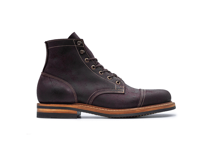 rotating 360° view garnet rambler boot on white background