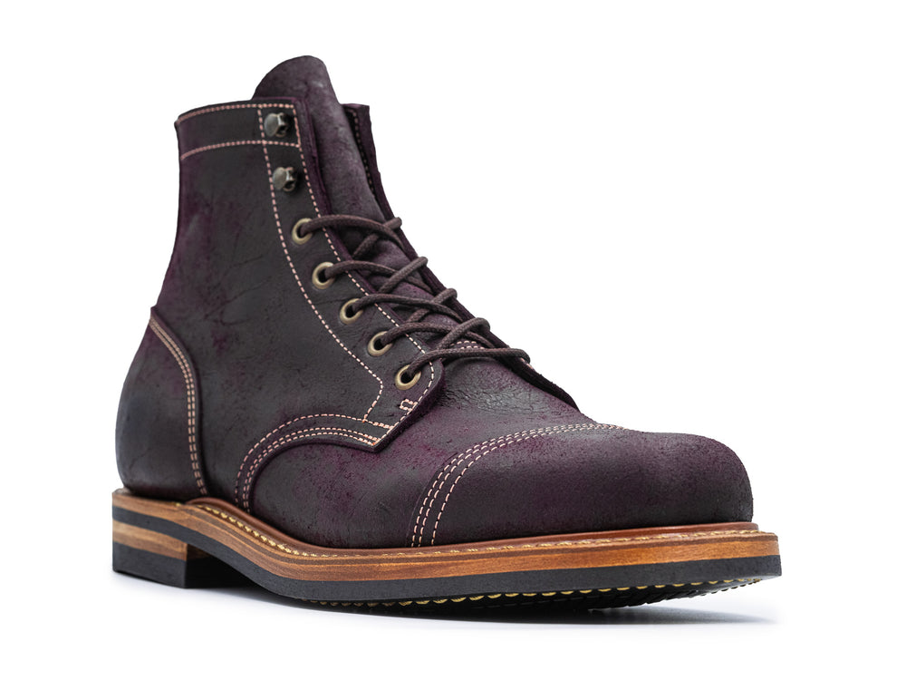 3qtr view garnet rambler boot on white background