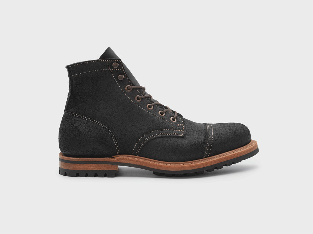 360° rotating view of the Black Oiled Rough Out Cap Toe boot
