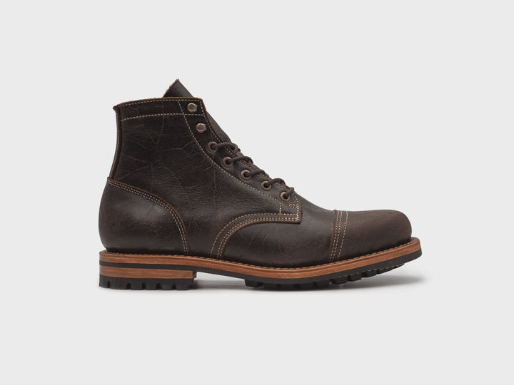 360° rotating view of the Snuff Crazy Cow Cap Toe boot