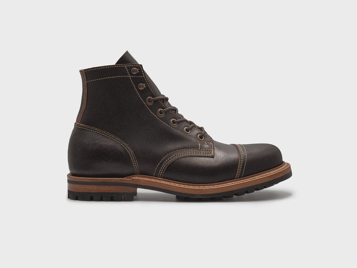 360° rotating view of the Java Waxed Flesh Cap Toe boot