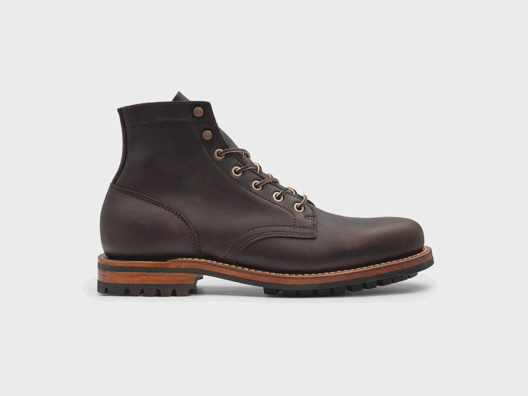 360° rotating view of the Eastern Brown Snakebite Plain Toe boot